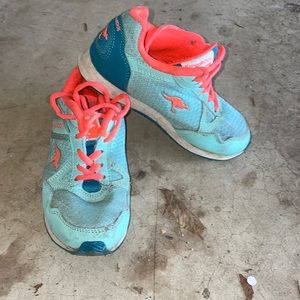 KangaROOS girls size 12